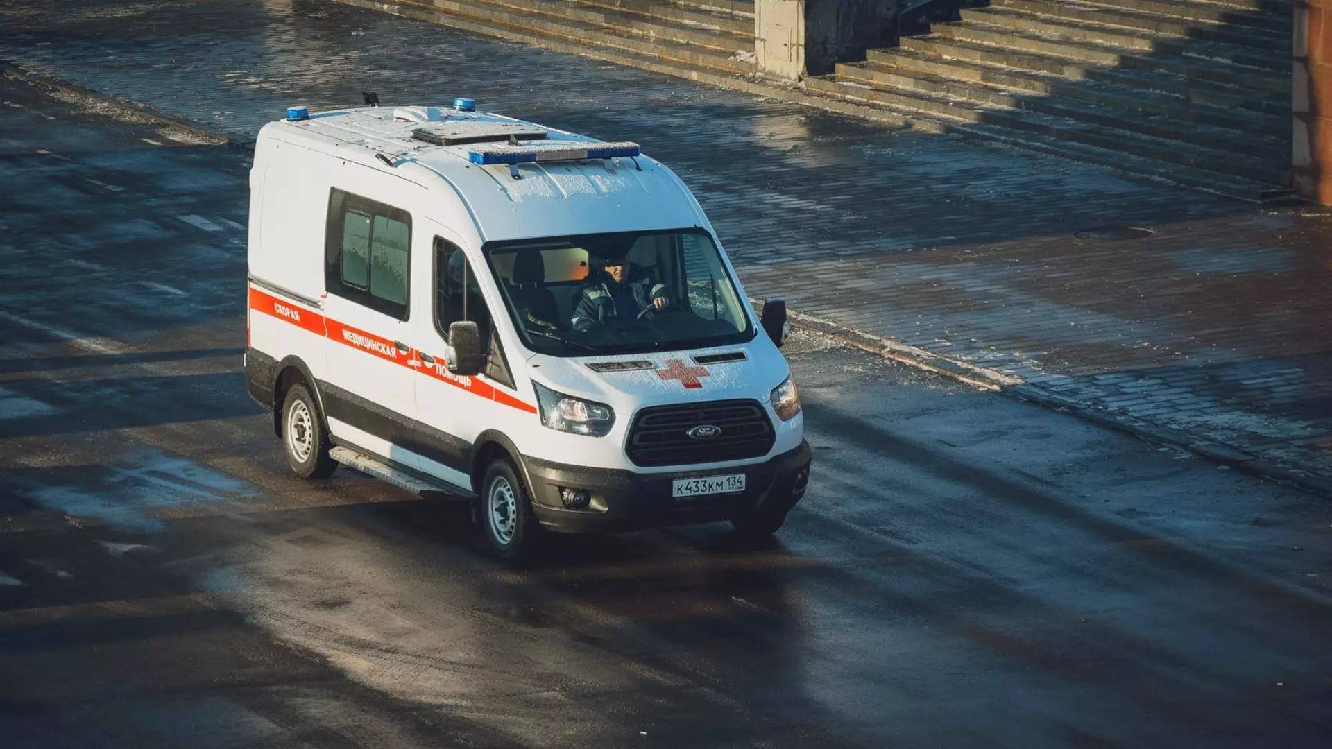 В машину скорой помощи въехал внедорожник на трассе Челябинск — Троицк