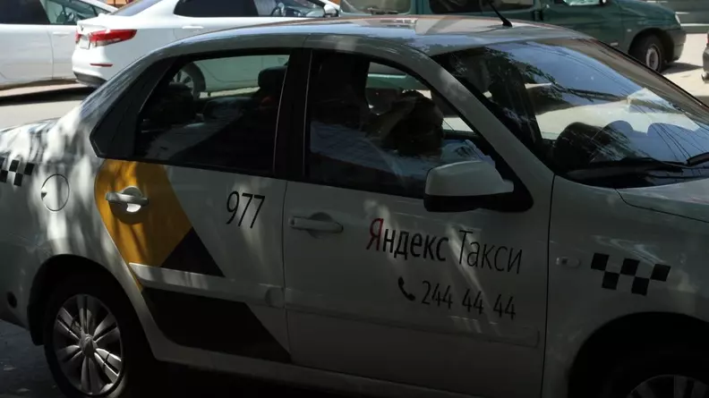 Водителю «Яндекс-такси» угрожали челябинские таксисты-нелегалы