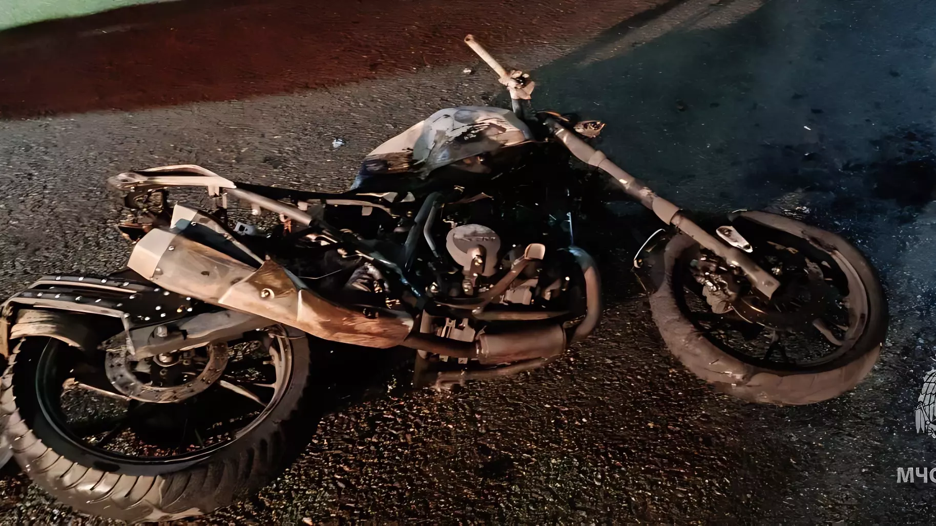 Мотоцикл загорелся во время ремонта, южноуралец получил ожоги