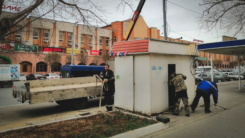 Повторно демонтировали киоск с напитками сомнительного качества в Челябинске