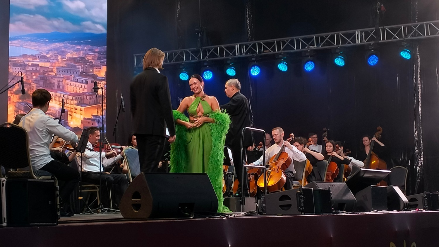 Аида Гарифуллина выступила в Челябинске на концерте под открытым небом