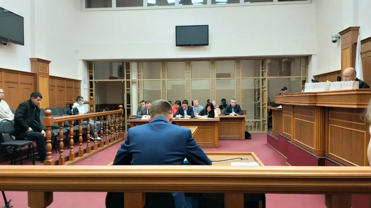 В Челябинском областном суде на процессе по делу об убийстве 17-летнего подростка группой мигрантов