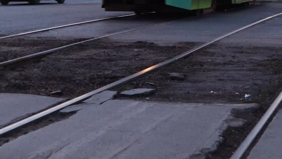 Житель Челябинска попал под трамвай