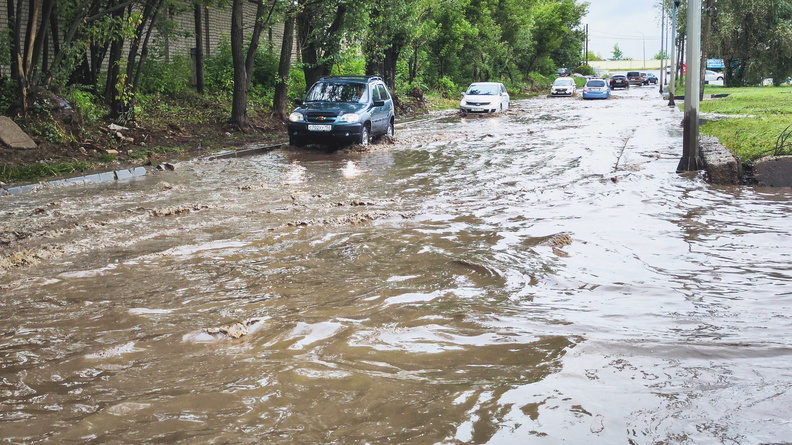 «Ливневки справляются» — администрация Челябинска прокомментировала затяжной дождь