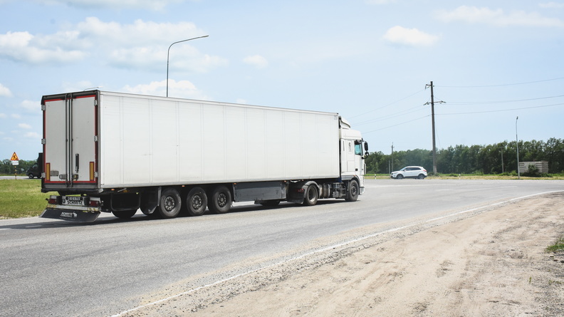 Опять закрыли из-за жары федеральные автодороги для грузовиков в Челябинской области