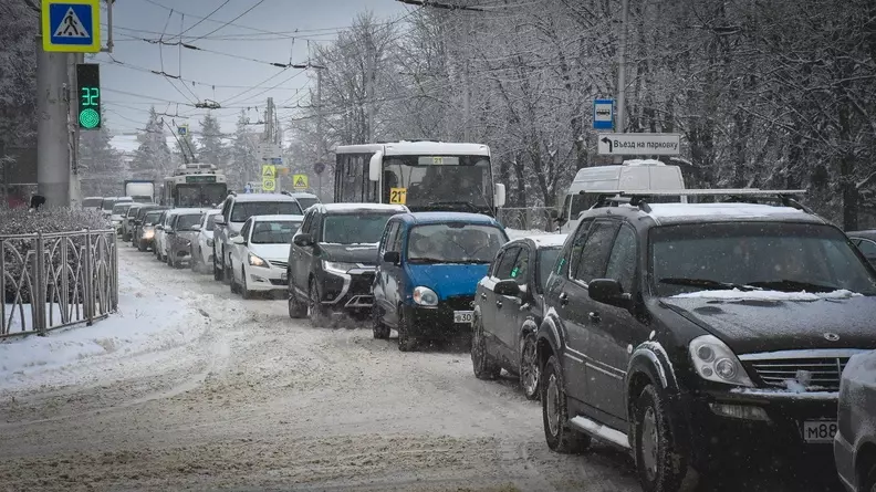 В Челябинской области идет ледяной дождь на фоне мощного снегопада