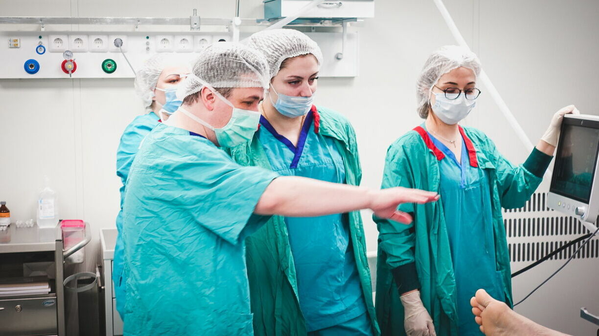 Челюсть из ноги сделали хирурги пациенту с четвертой стадией рака в Челябинске