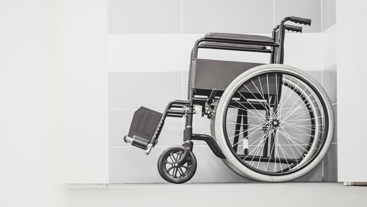 В Копейске мошенники обманули пенсионерку, которая пыталась купить инвалидную коляску