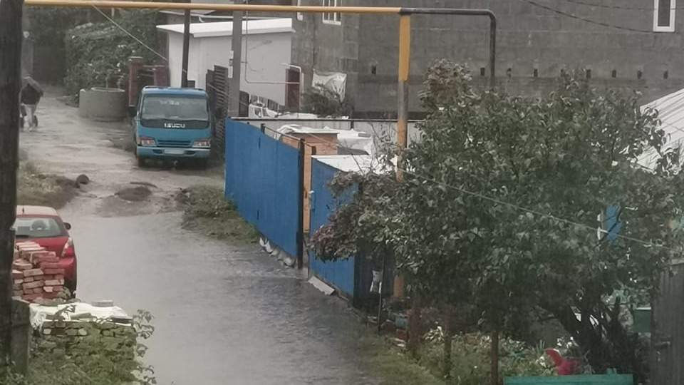 Затопления коснулись улицы Пятигорской в поселке Урицкого в Челябинске