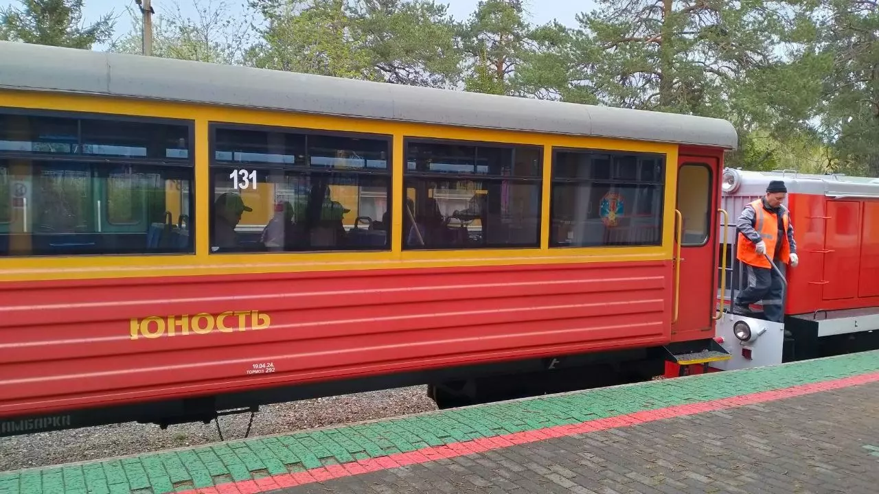 Состав «Юность» детской железной дороги в Челябинске