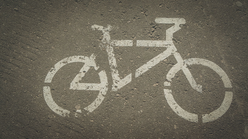 Велосипедист попал под колеса машины в Челябинской области