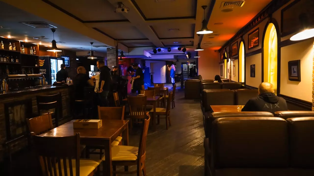 Старейший бар Челябинска вновь открылся