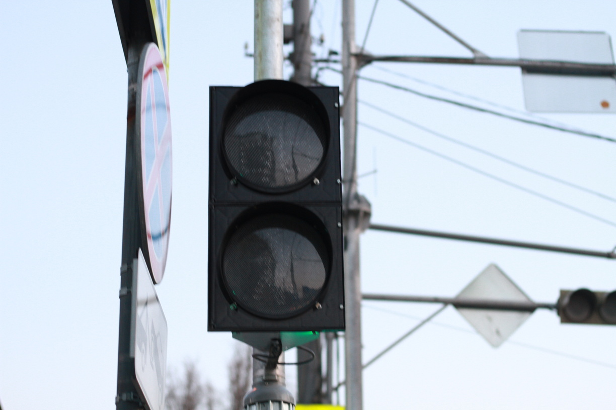 Автомобильные пробки из-за отключённых светофоров ожидаются в Челябинске