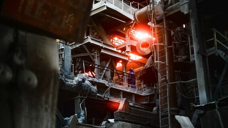 Челябинский завод, выполняя госзаказ, сохраняет штат и набирает новых сотрудников