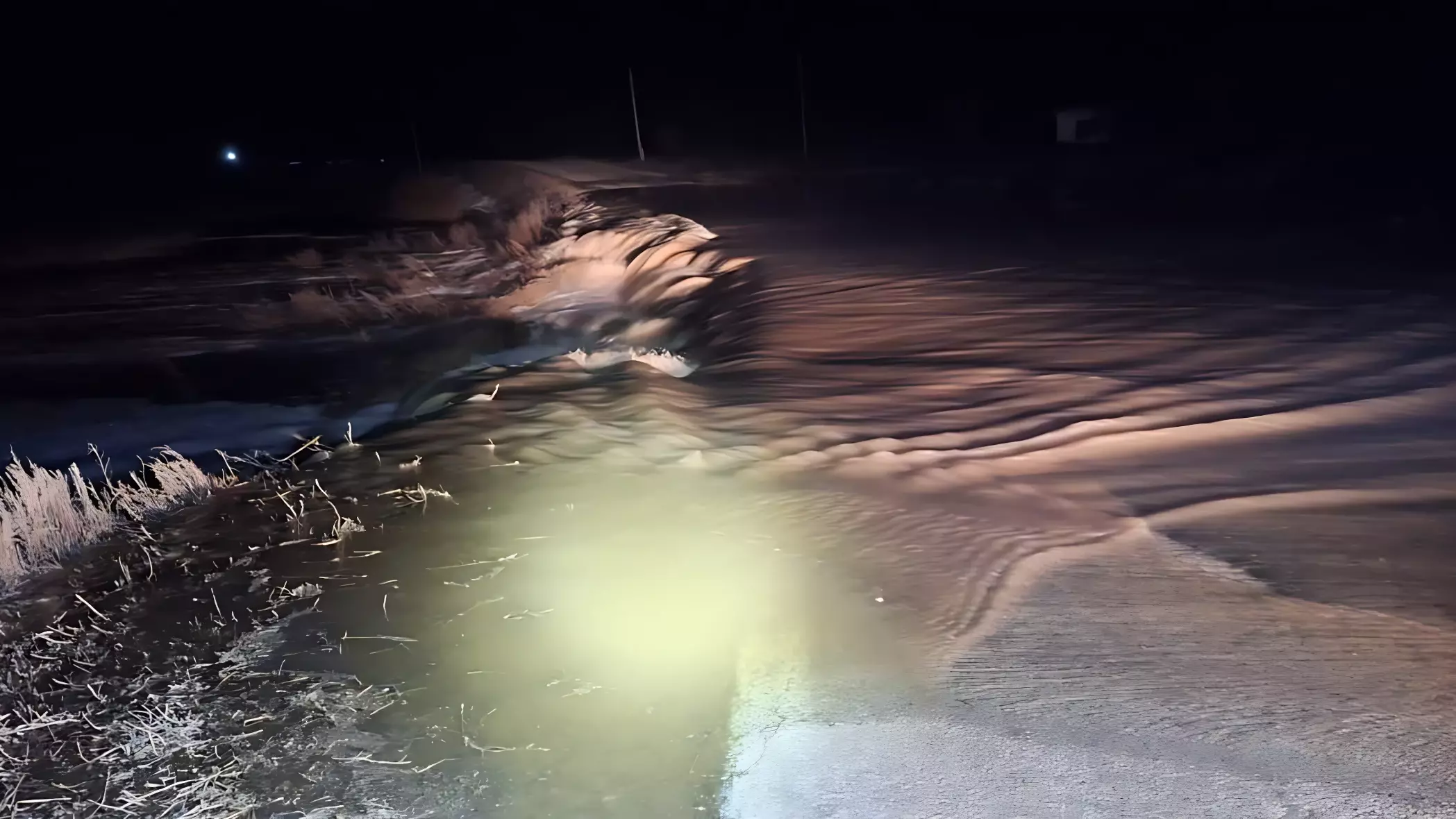 В Варненском районе перекрыли дорогу из-за масштабного паводка