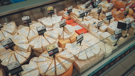 «Фальшивый сыр» нашли при проверке в челябинском магазине