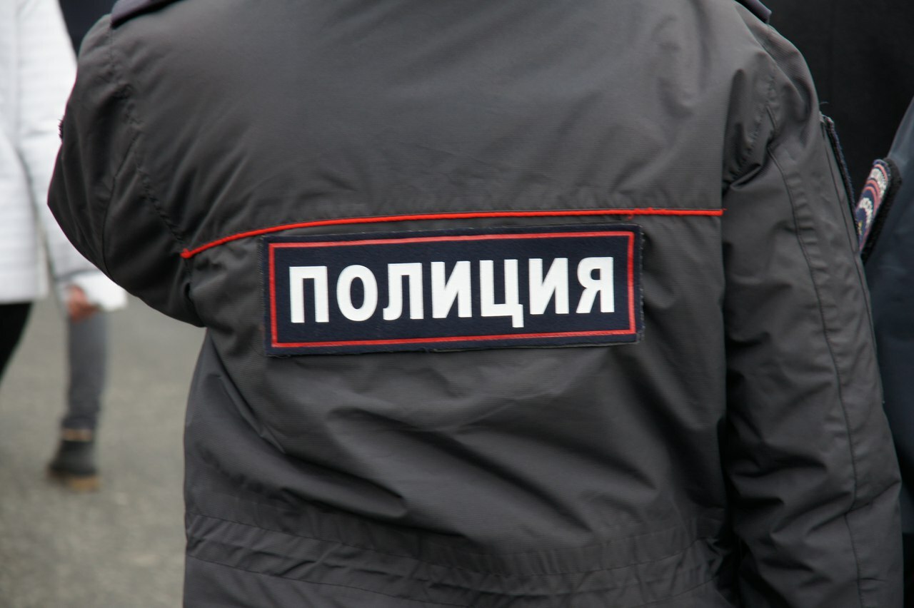 Челябинского полицейского задержали по подозрению в получении взятки