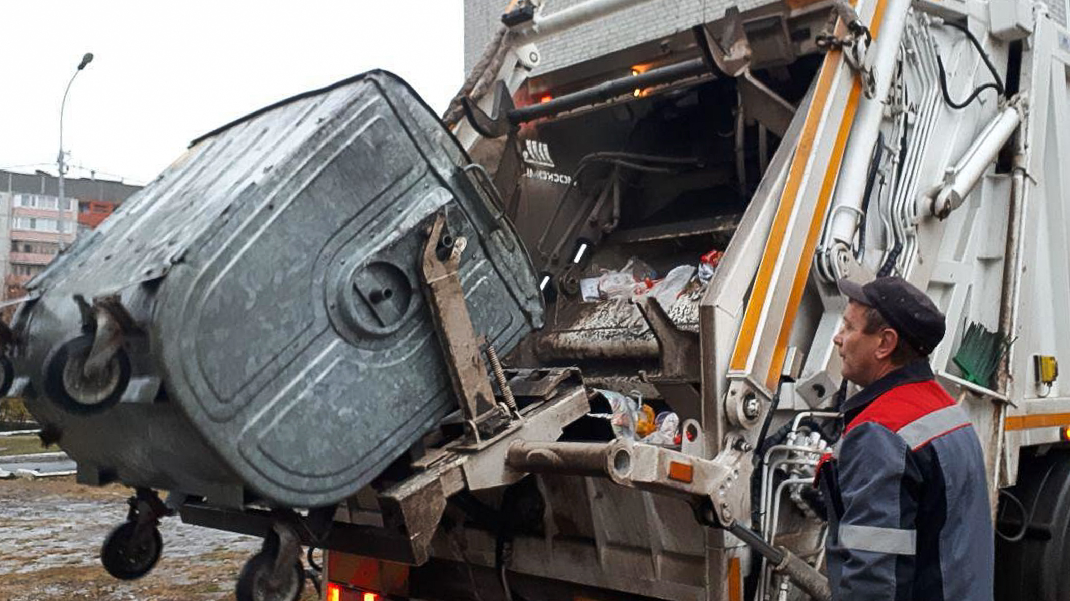 Регоператор требует поднять тарифы на вывоз мусора в Челябинской области