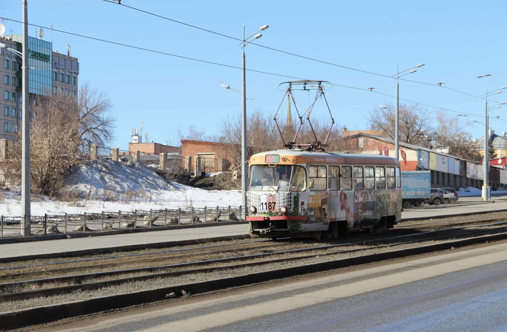 Трамвай загорелся на маршруте в Челябинске