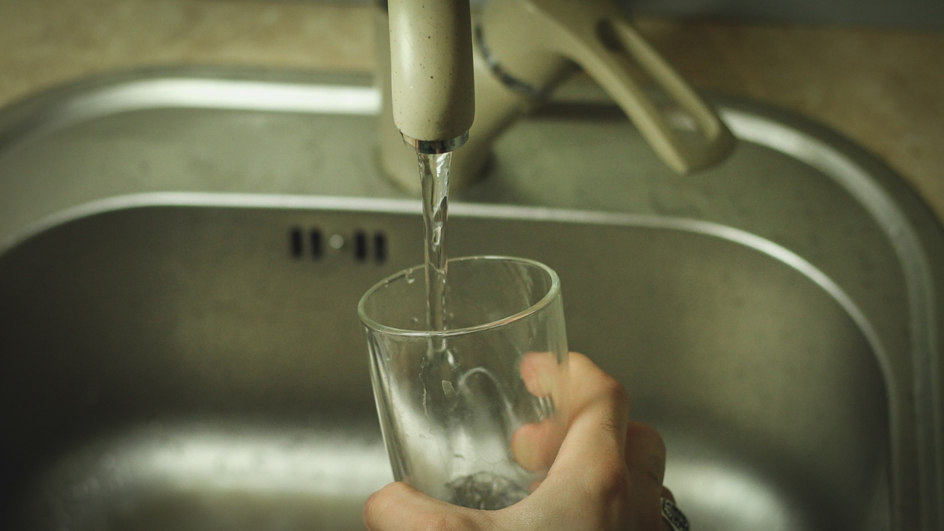 Более 13% проб челябинской воды не соответствуют нормам