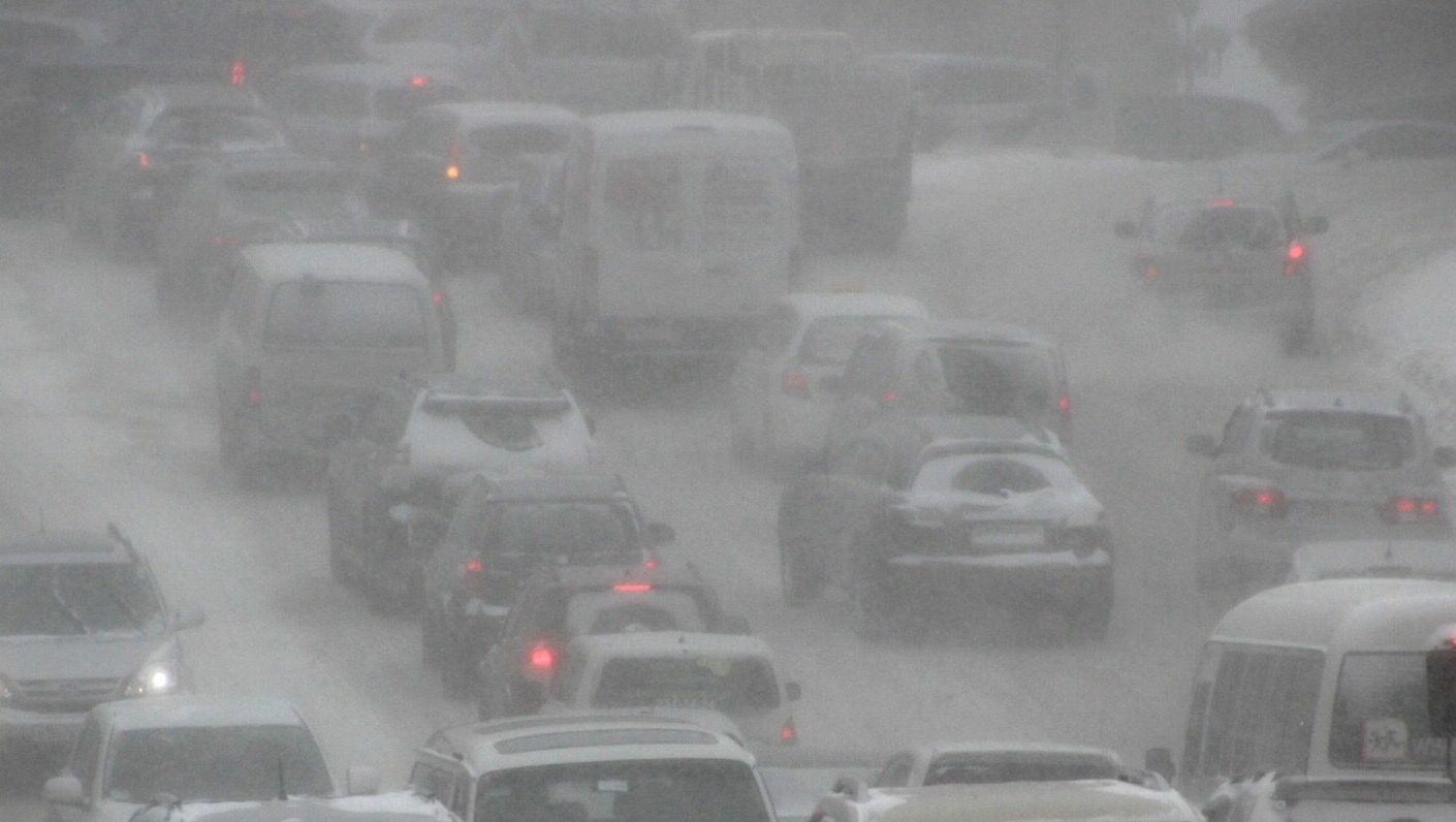 10-балльные пробки образовались в Челябинске из-за снегопада и аварий 14 марта