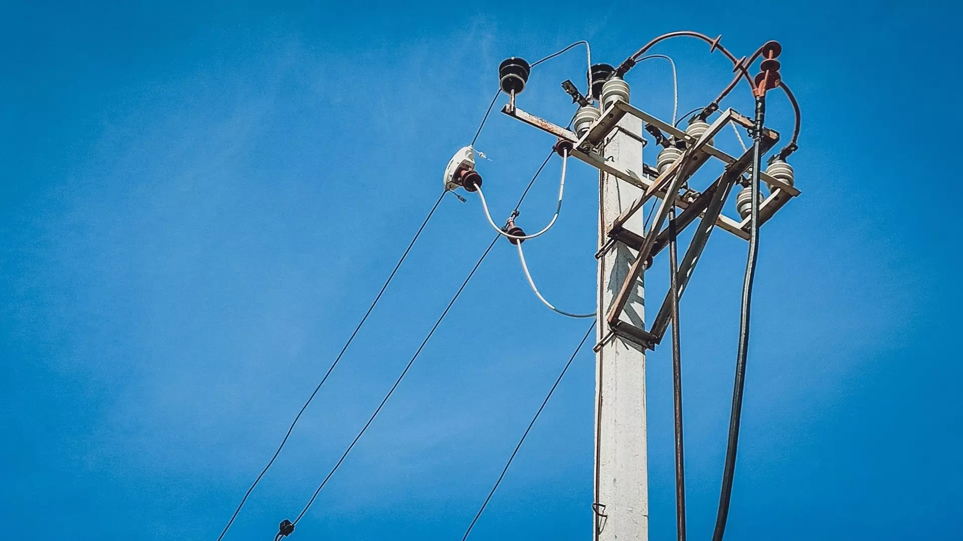 В челябинском поселке Каштак опять пропала электроэнергия из-за аварии
