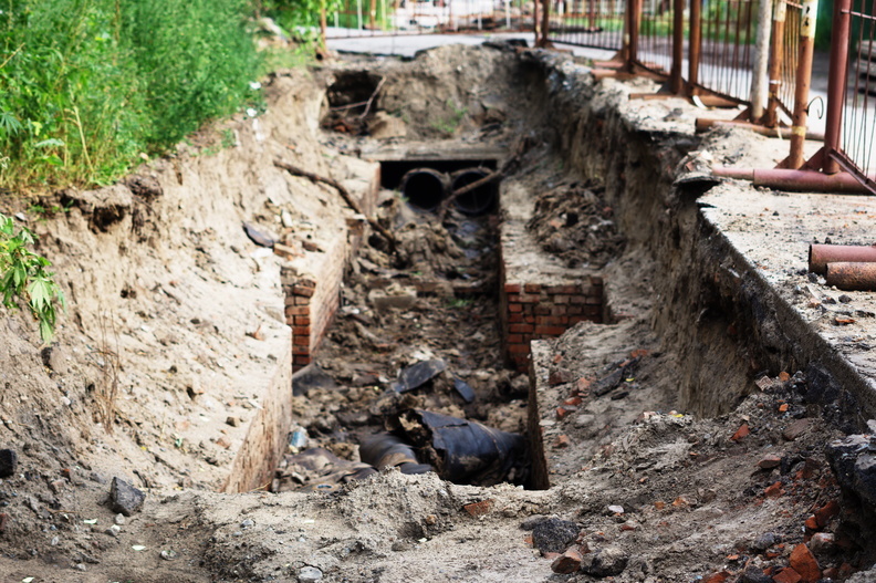 В процессе ремонта теплотрассы челябинские рабочие нашли под землей труп