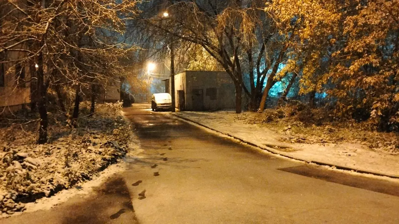 Межквартальный проезд тоже в снегу
