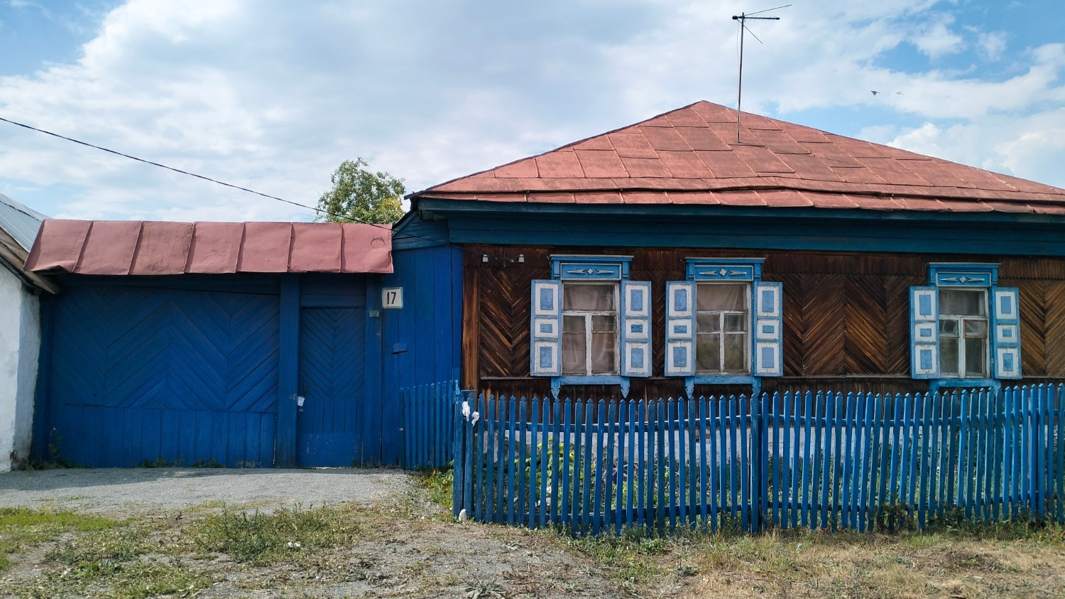 Дом Ческидовых по улице Фестивальной, 17 в поселке Смолино. Теперь его называют домом маньяка