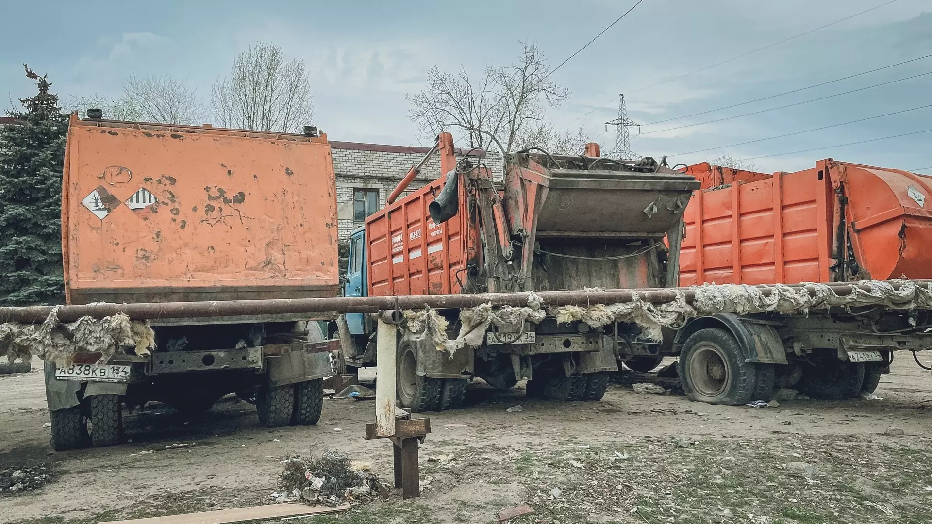 Челябинские дорожники начали борьбу с загрязнением трасс мусором