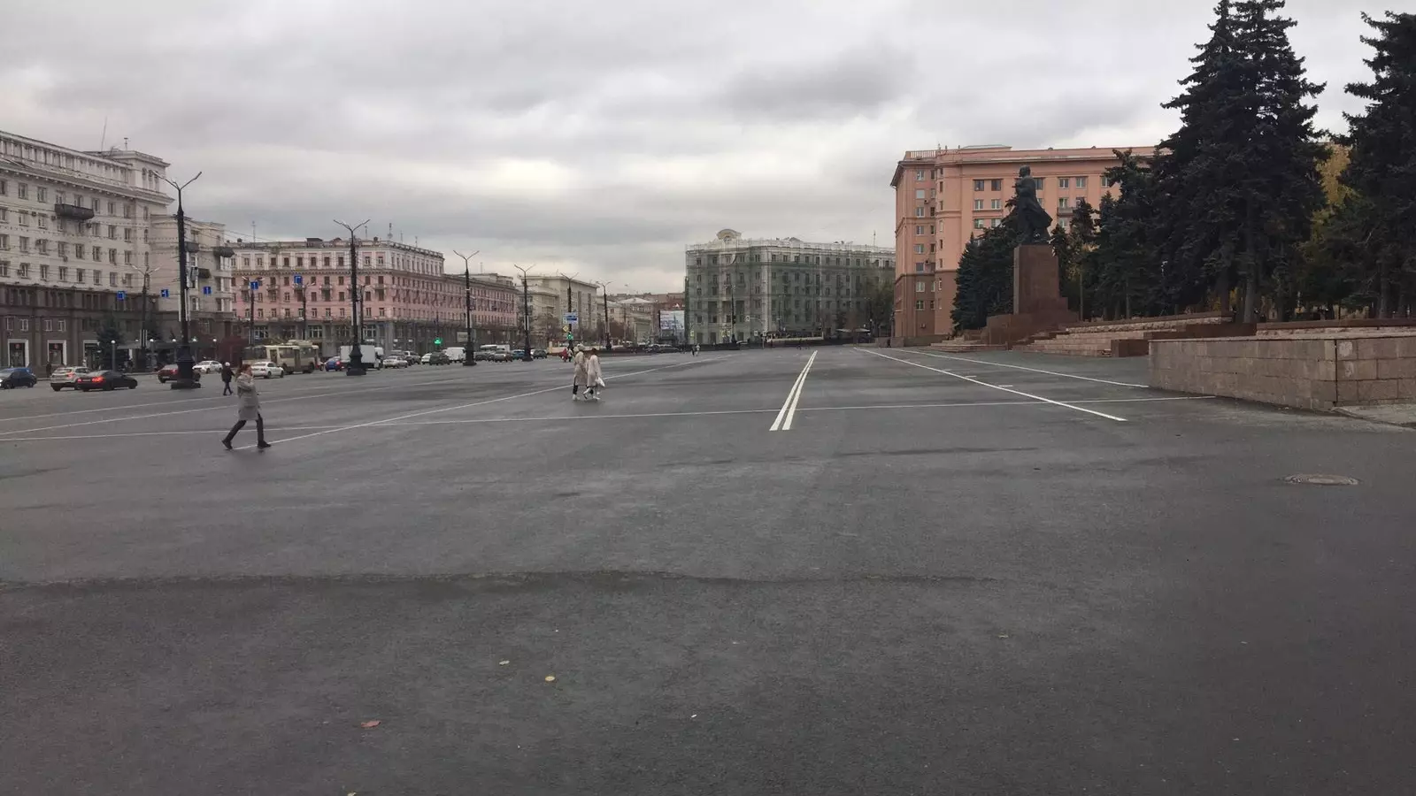 Челябинскую подземку на площади Революции обустроят для инвалидов по правилам