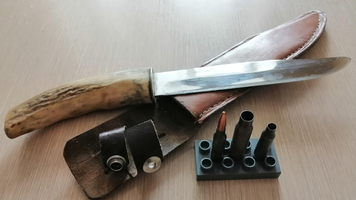 Бойцам отряда «Оберег» в ДНР подарили ножи из Златоуста Челябинской области