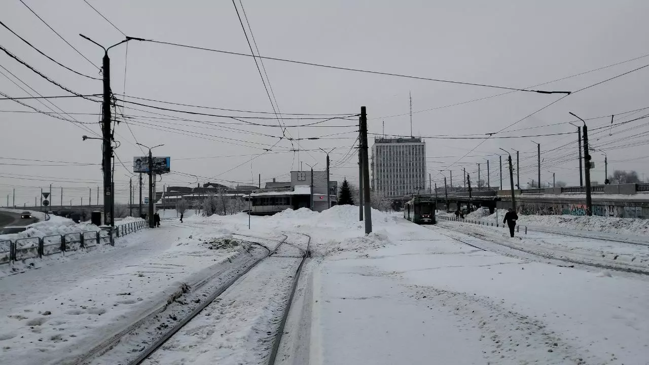 Трамвайное кольцо вблизи железнодорожного вокзала в Челябинске