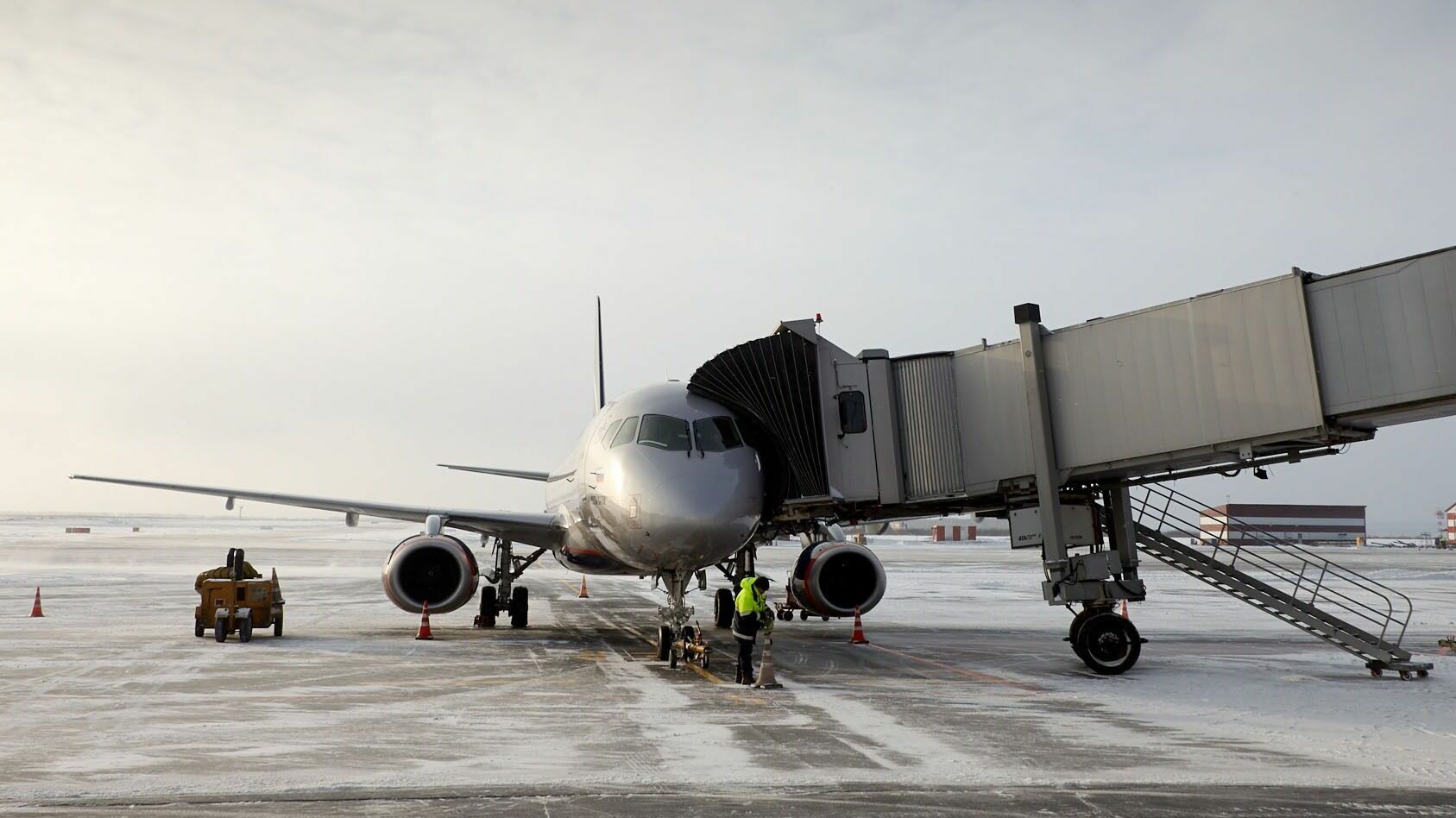Снегопад стал причиной задержки рейсов в аэропорту Челябинска
