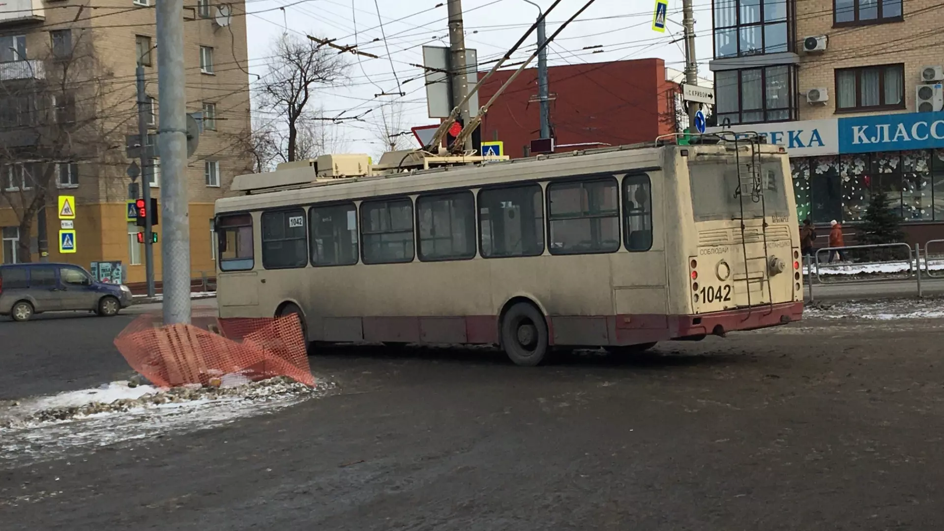Старый челябинский троллейбус продолжает работать
