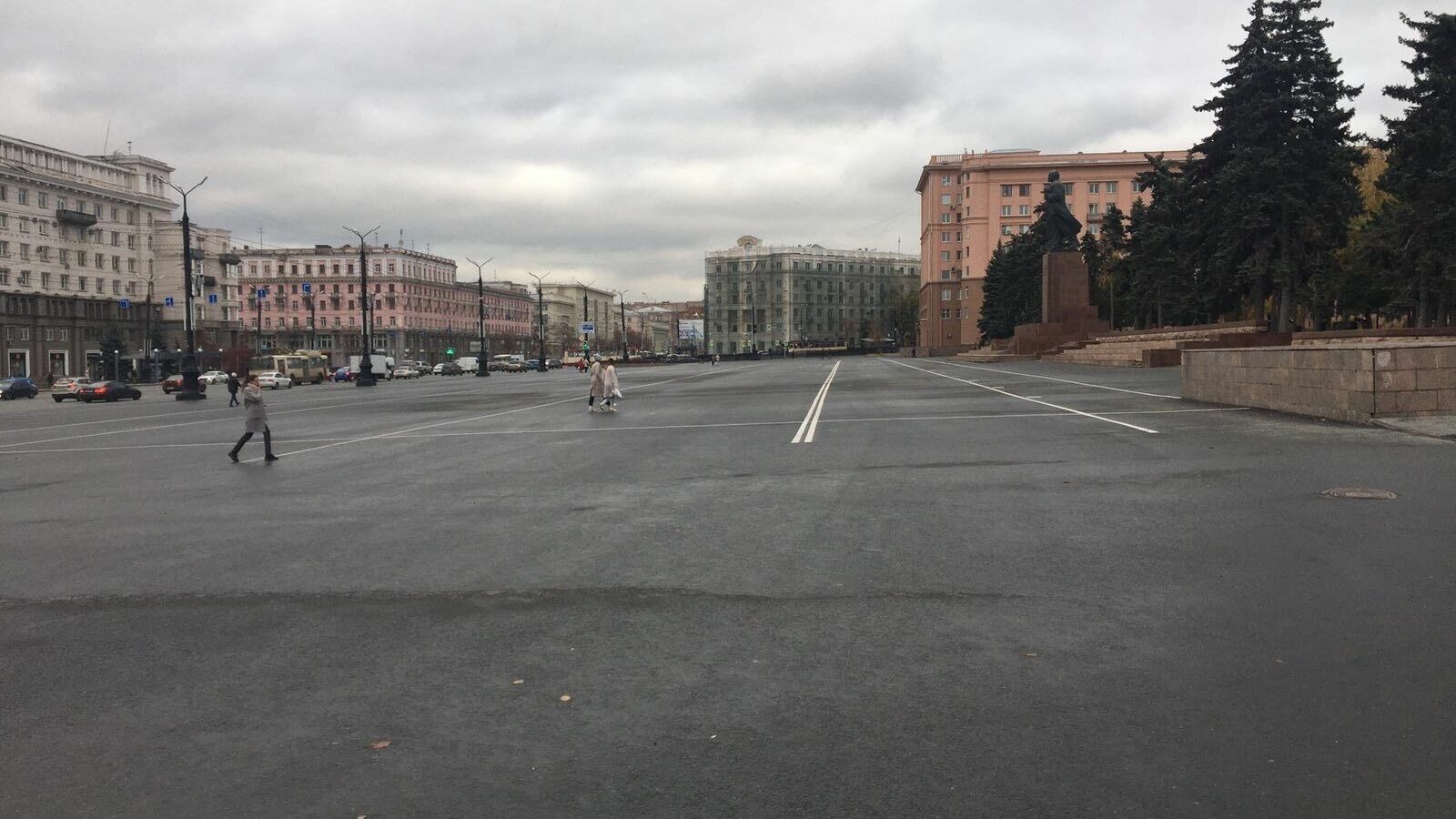 Площадь Революции в Челябинске. Марафон стартует отсюда