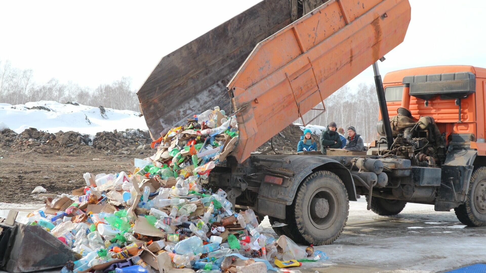 Из-за гололеда остановлен вывоз мусора в Магнитогорском кластере