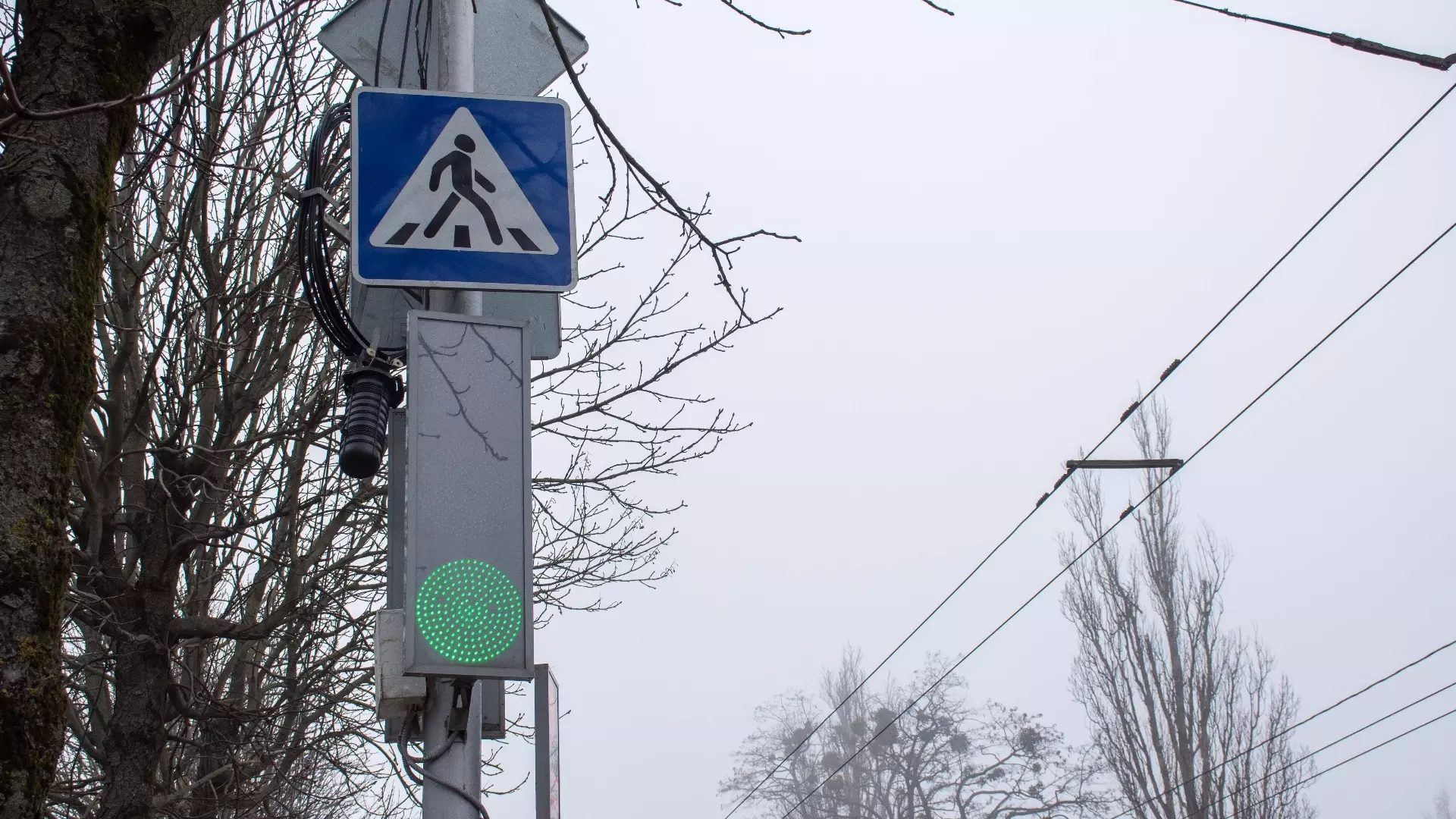 Светофоры отключат на трех перекрестках Челябинска