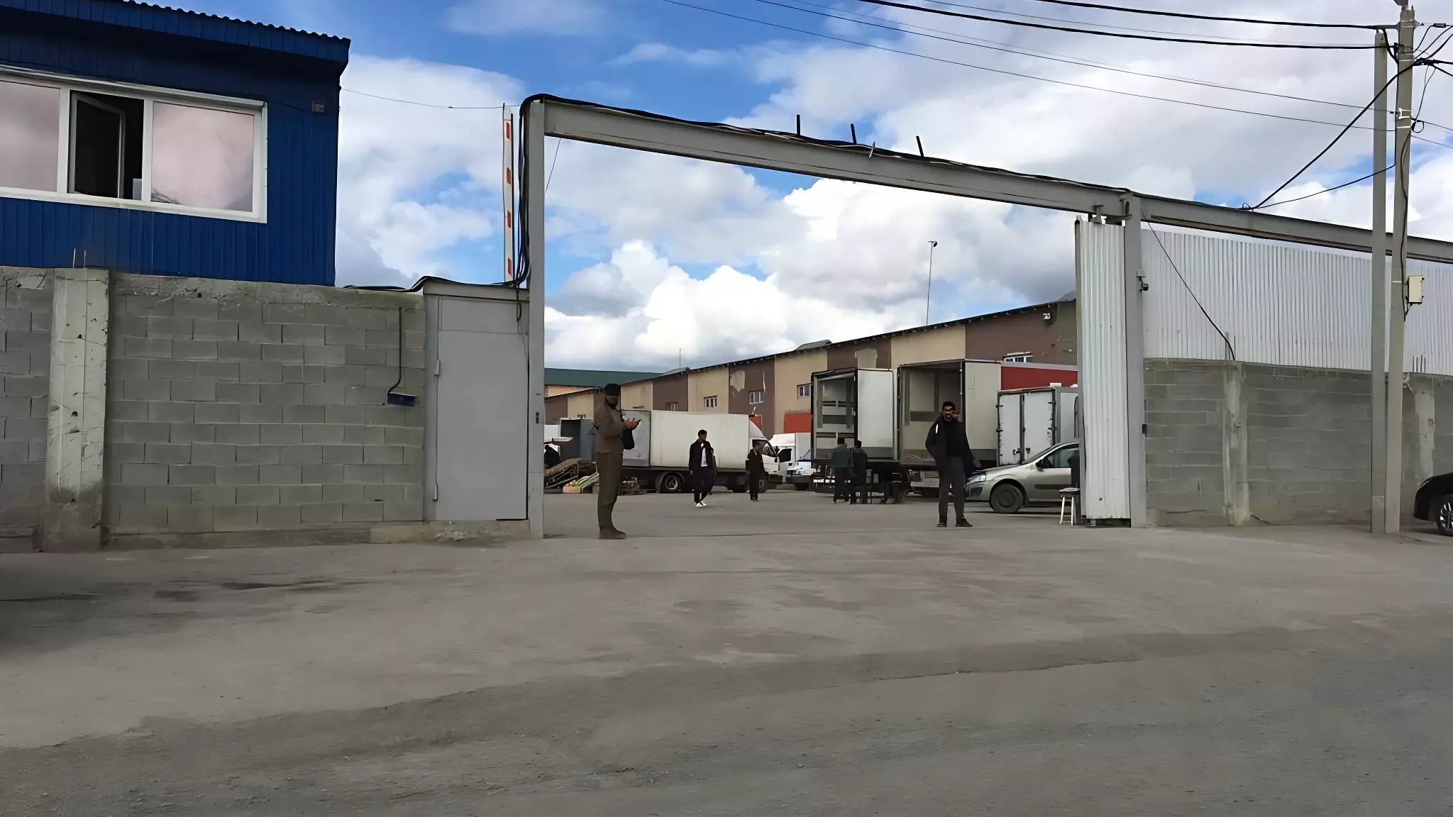 Полицейские приостановили работу рынка в челябинском поселке Кременкуль