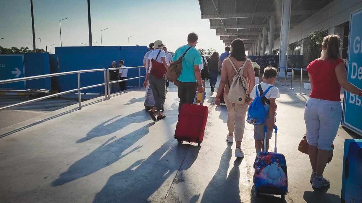 Эвакуация персонала и пассажиров проведена в аэропорту Челябинска
