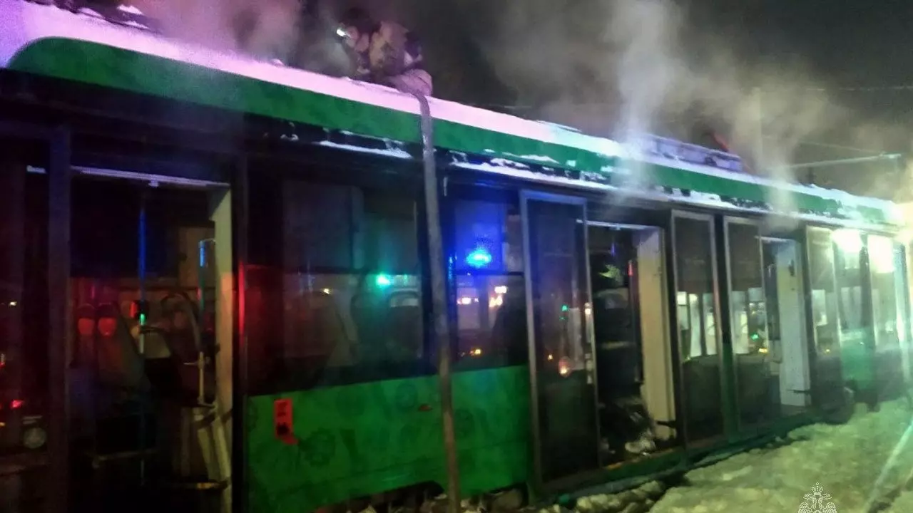 Челябинский трамвай загорелся из-за короткого замыкания