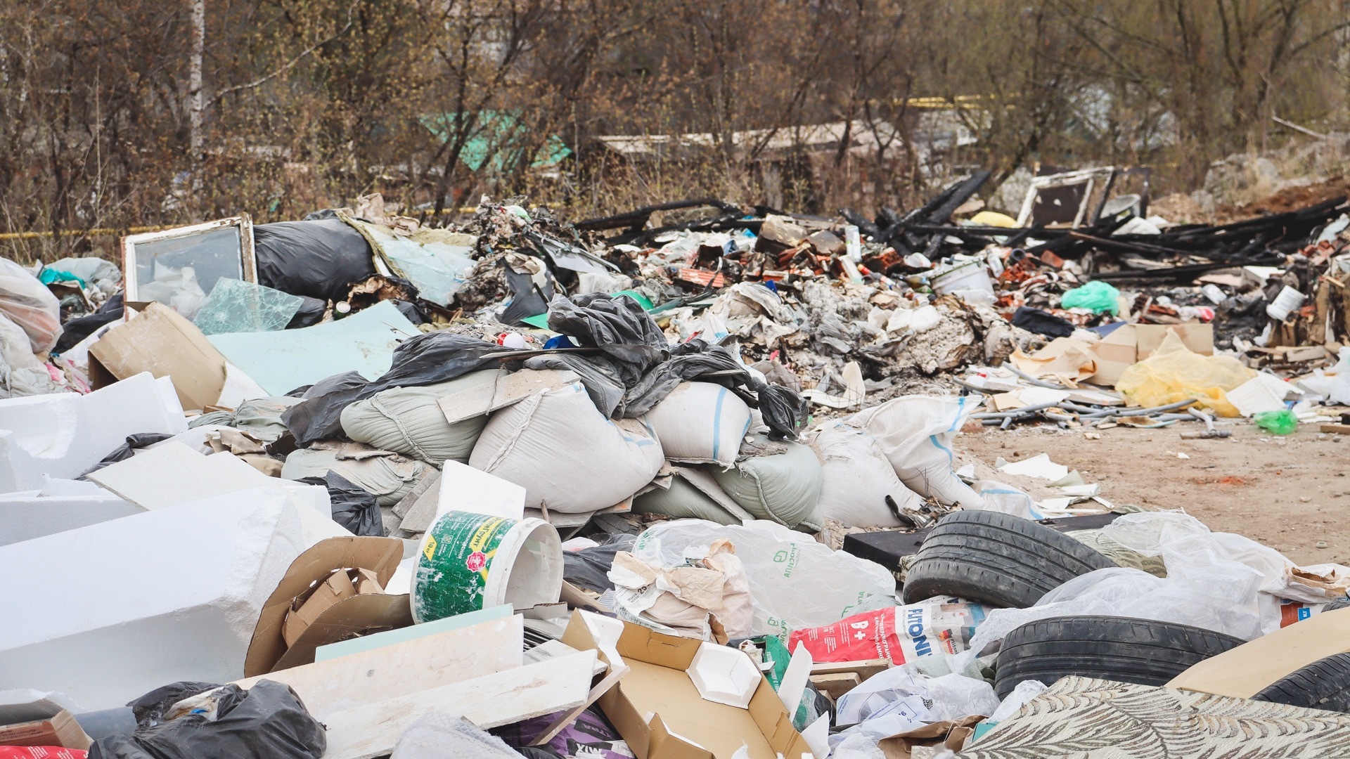 Ответственного за незаконный мусорный полигон нашли в Челябинске. Человек неместный