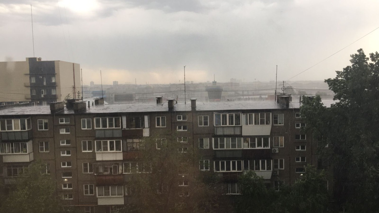 В дождь Челябинск становится серым