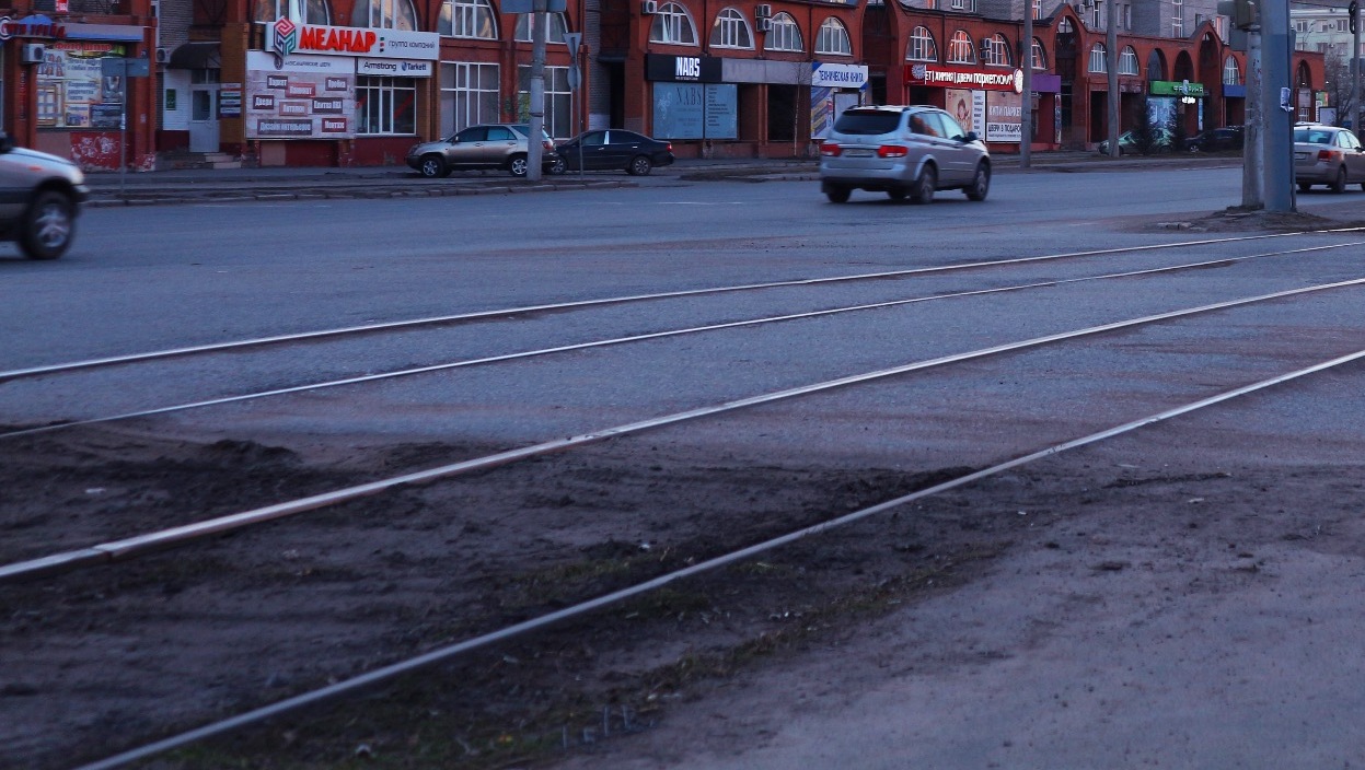 На «проклятом» перекрестке в Челябинске досрочно завершили ремонт трамвайных путей