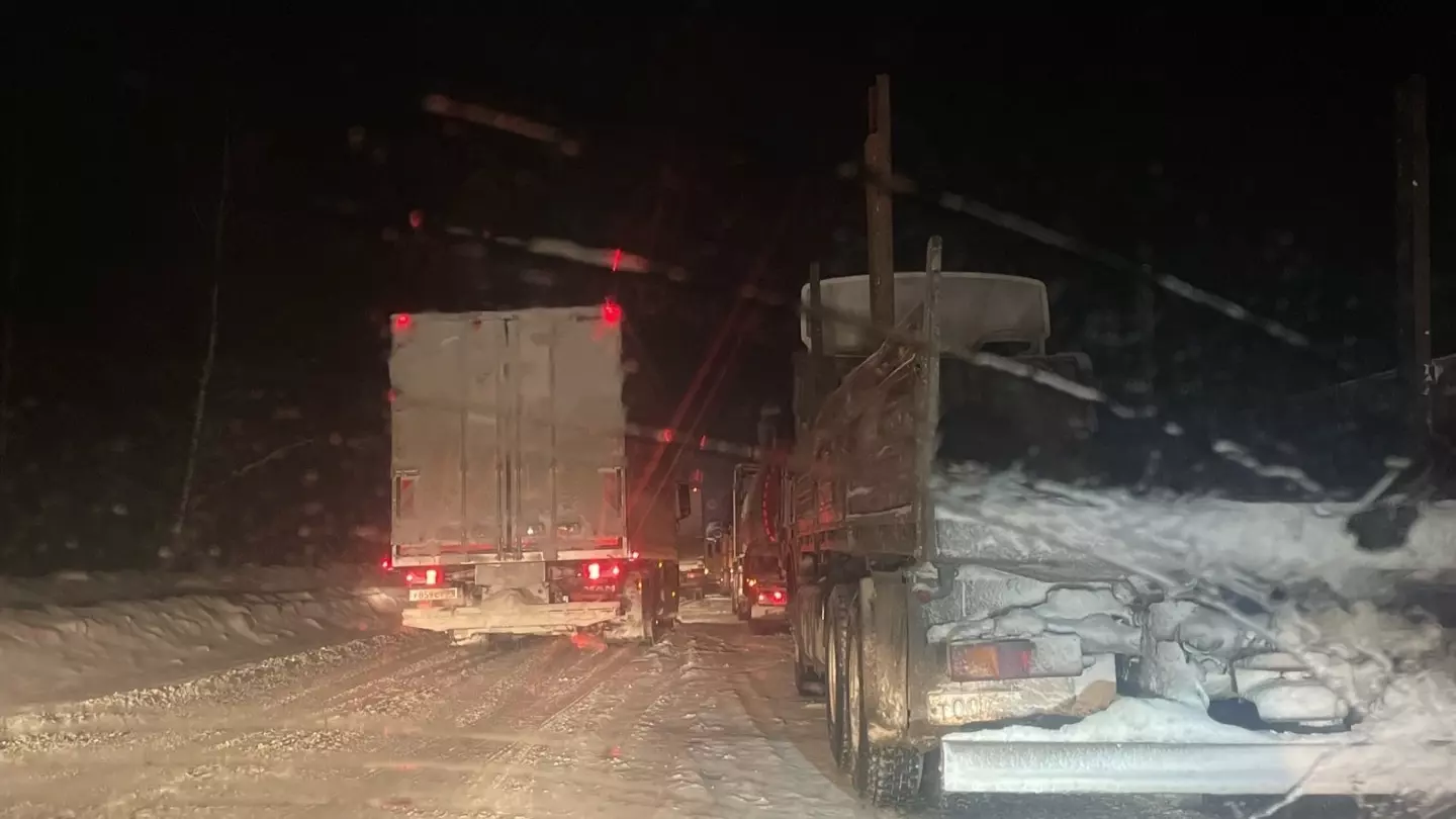 Пробка вечером 8 февраля на трассе М-5 в Челябинской области