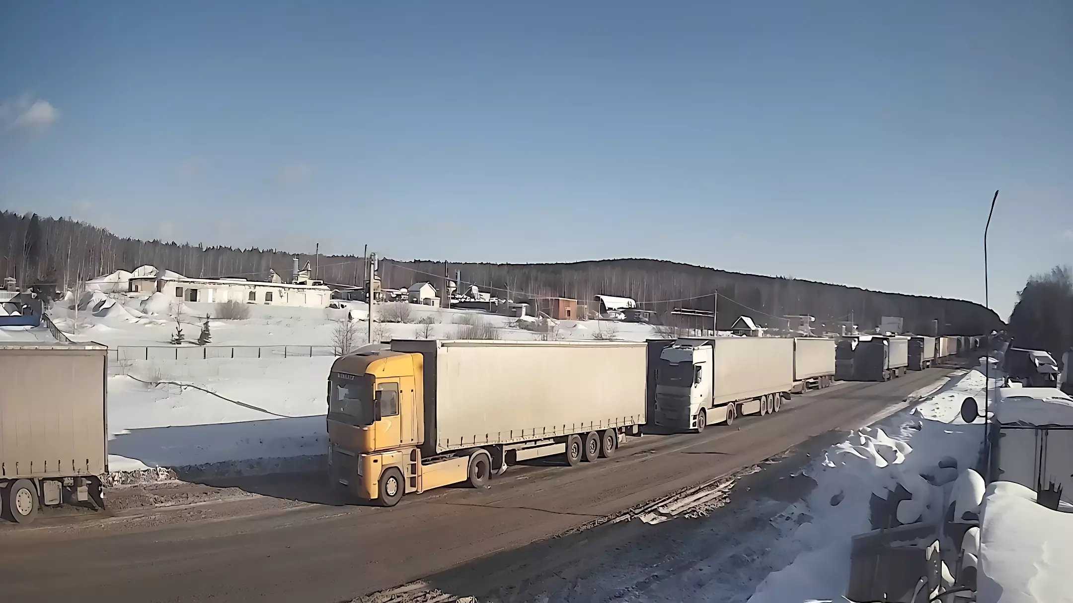 На Южном Урале возник дорожный затор на трассе М-5