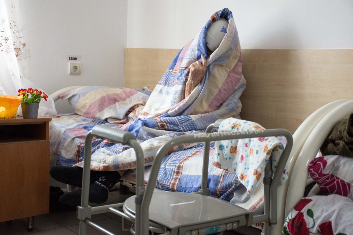 Без средств реабилитации остались лежачие инвалиды в Челябинске