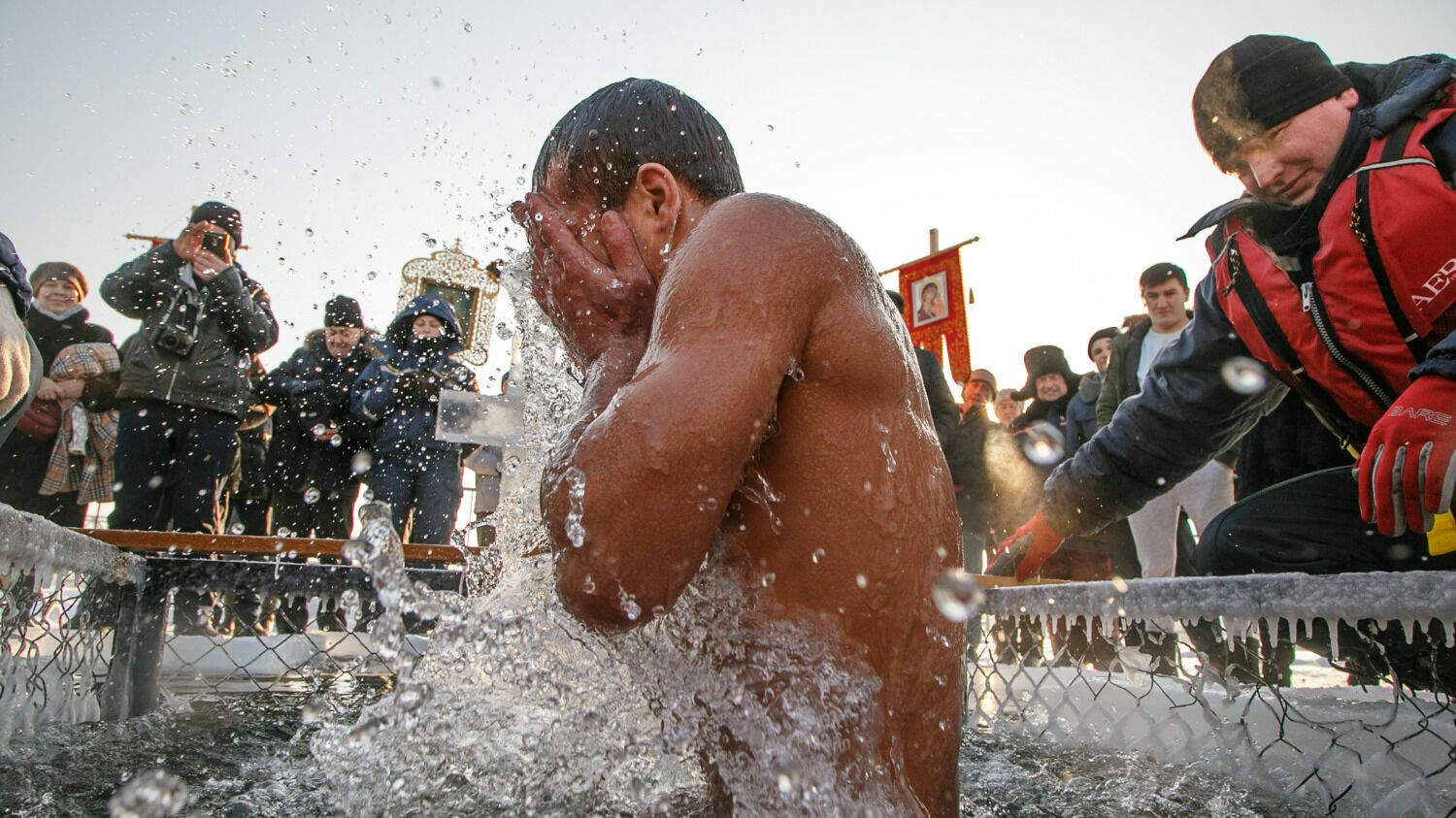 Проруби на Крещение в Челябинске: правила купания и меры безопасности