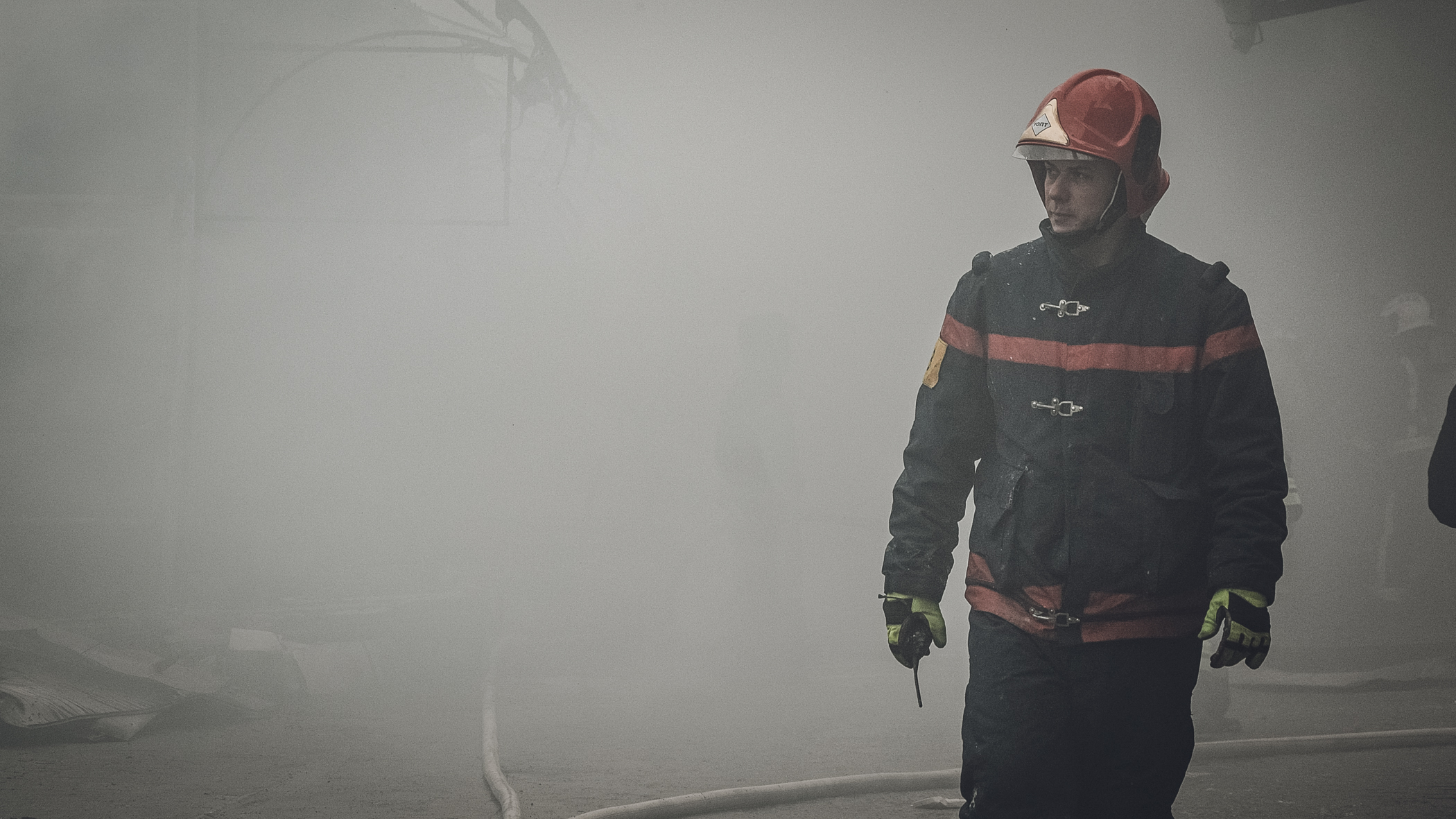 Внедорожник горел в кювете на трассе под Челябинском