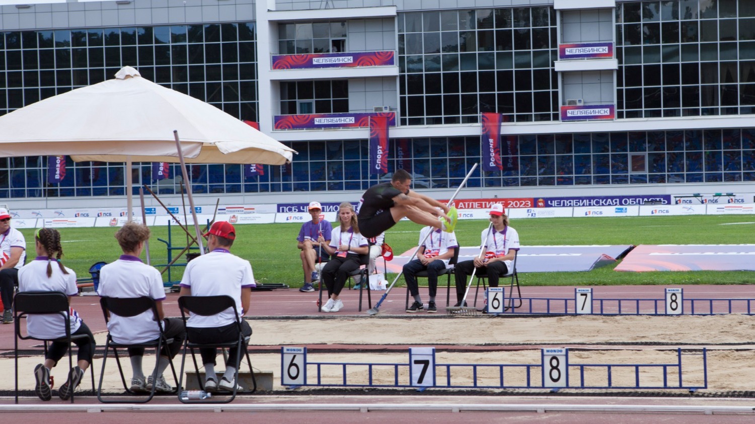 Прыжки в длину на чемпионате России по легкой атлетике в Челябинске